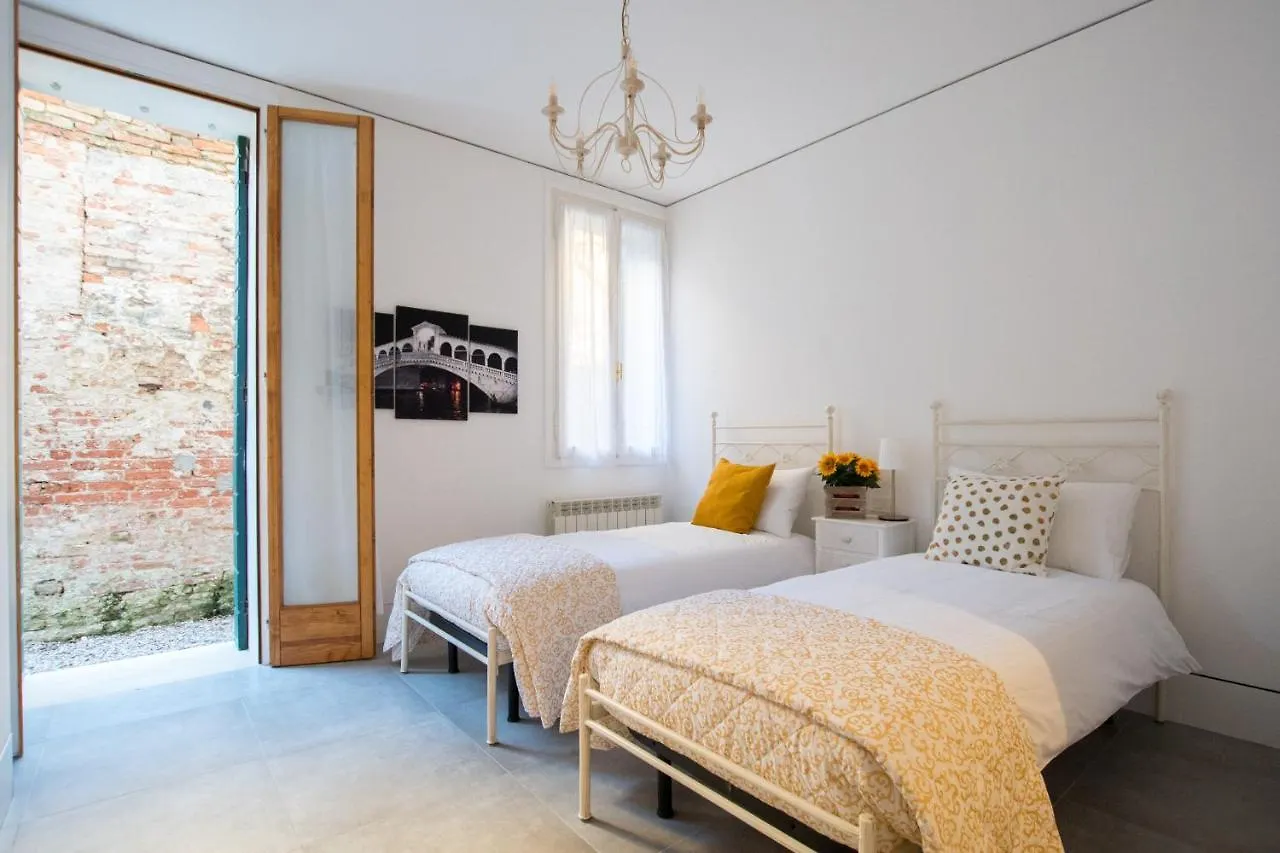 Biennale Apartments Venice 0*,